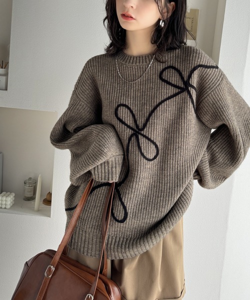 mily bilet（ミウィビレット）の「【mily bilet】ほどよい甘さで存在感漂う♪リボンコード刺繍畦編みニットプルオーバーニット（ニット/セーター・レディース・チャコール/モカ/ブラック・LARGE/MEDIUM/SMALL/X-LARGE）」の12枚目の写真