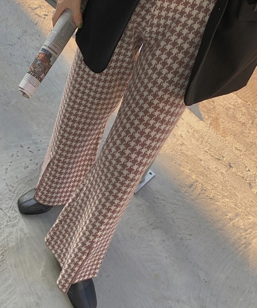 Kuroba(クロバ)の「千鳥柄フロントスリットニットフレアパンツ(その他パンツ・レディース・グレー/ブラウン/ブラック/チャコールグレー・FREE)」の10枚目の写真