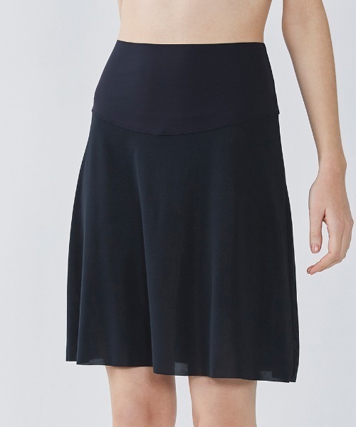 GUNZE(グンゼ)の「ADVANCE LABEL/アドバンスレーベル ペチコート(透け防止)(その他アンダーウェア/インナー・レディース・ベージュ/スミクロ/グレー系その他・LARGE/MEDIUM/X-LARGE)」の1枚目の写真