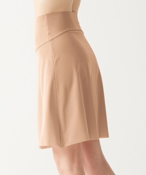 GUNZE(グンゼ)の「ADVANCE LABEL/アドバンスレーベル ペチコート(透け防止)(その他アンダーウェア/インナー・レディース・ベージュ/スミクロ/グレー系その他・LARGE/MEDIUM/X-LARGE)」の5枚目の写真