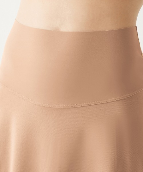 GUNZE(グンゼ)の「ADVANCE LABEL/アドバンスレーベル ペチコート(透け防止)(その他アンダーウェア/インナー・レディース・ベージュ/スミクロ/グレー系その他・LARGE/MEDIUM/X-LARGE)」の7枚目の写真