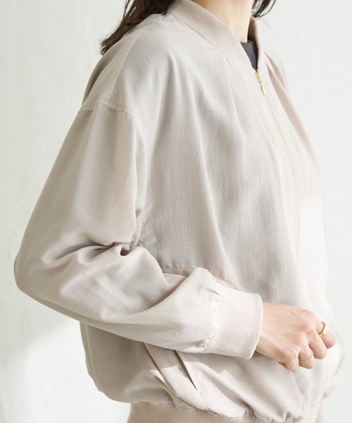 ikka（イッカ）の「【雑誌InRed5月号掲載】シアーリブブルゾン【親子コーデ】（ブルゾン・レディース・ミント/ベージュ/モカ/チャコールグレー・M/L/S）」の12枚目の写真