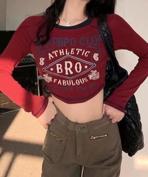 SHEPP（シープ）の「ヴィンテージ風ショート丈トップス（Tシャツ/カットソー・レディース・ベージュ/ワイン・M/L）」の8枚目の写真