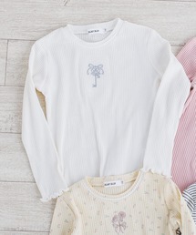 SLAP SLIP（スラップスリップ）の「襟ぐりフリルキラッとラメ糸モチーフ刺しゅうトップス(80~130cm)（Tシャツ/カットソー・キッズ）」