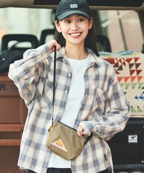 KELTY（ケルティ）の「限定展開 KELTY/ケルティ 別注 ミニ ショルダー ポーチ / サコッシュ（ショルダーバッグ・メンズ・チャコールグレー/その他9/グレー/ブラック/ベージュ/ネイビー/レオパード・ﾌﾘ-）」の9枚目の写真