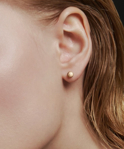 les bonbon（ルボンボン）の「【les bonbon】K18 foggy pierce/フォギー ピアス　M（ピアス（両耳用）・レディース・イエローゴールド・M）」の5枚目の写真