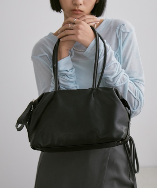 Aunt Marie's(アントマリーズ)の「アウトポケットボストンバッグ(ボストンバッグ・レディース・ブラック/アイボリー・FREE)」の11枚目の写真