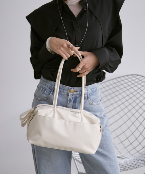 Aunt Marie's(アントマリーズ)の「アウトポケットボストンバッグ(ボストンバッグ・レディース・ブラック/アイボリー・FREE)」の22枚目の写真