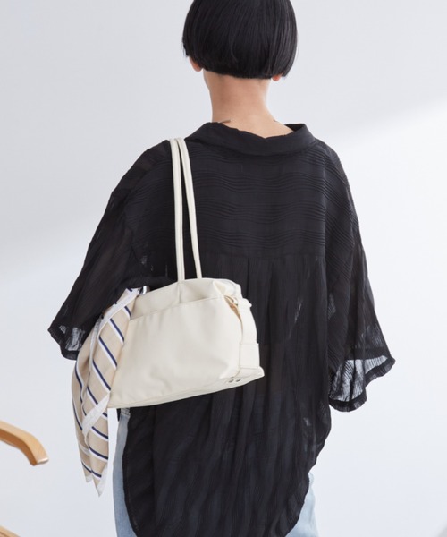 Aunt Marie's(アントマリーズ)の「アウトポケットボストンバッグ(ボストンバッグ・レディース・ブラック/アイボリー・FREE)」の19枚目の写真