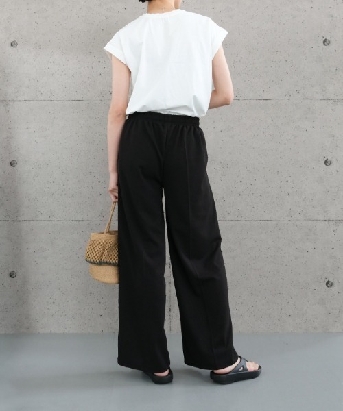 aquagarage(アクアガレージ)の「梨地タックイージーパンツ(その他パンツ・レディース・ベージュ/ブラック・L/M)」の5枚目の写真