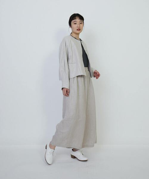 LOISIR（ロワズィール）の「リネンツイルボトルシルエットパンツ（その他パンツ・レディース・ブラック/ライトベージュ/ブルー・MT/M）」の2枚目の写真