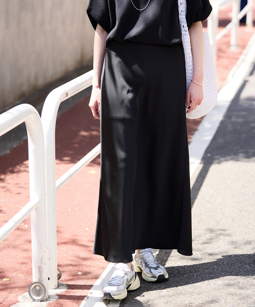 SLOBE IENA(スローブイエナ)の「サテンバイアススカート(スカート・レディース・ピンク/ブラック/ベージュ・38/36)」の14枚目の写真