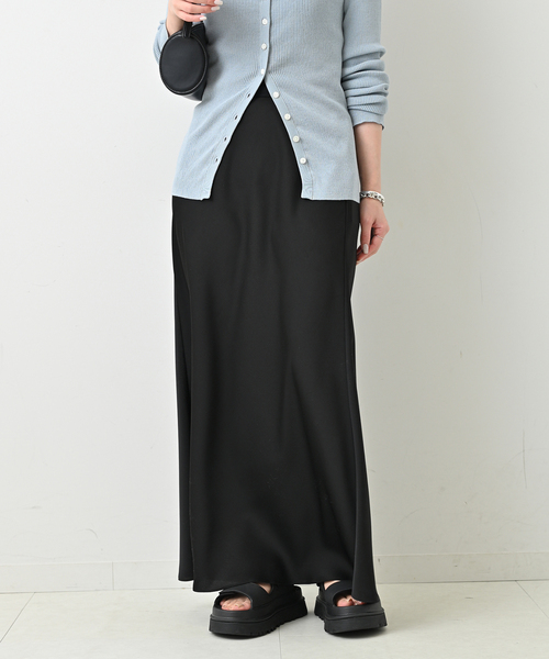 SLOBE IENA(スローブイエナ)の「サテンバイアススカート(スカート・レディース・ピンク/ブラック/ベージュ・38/36)」の19枚目の写真