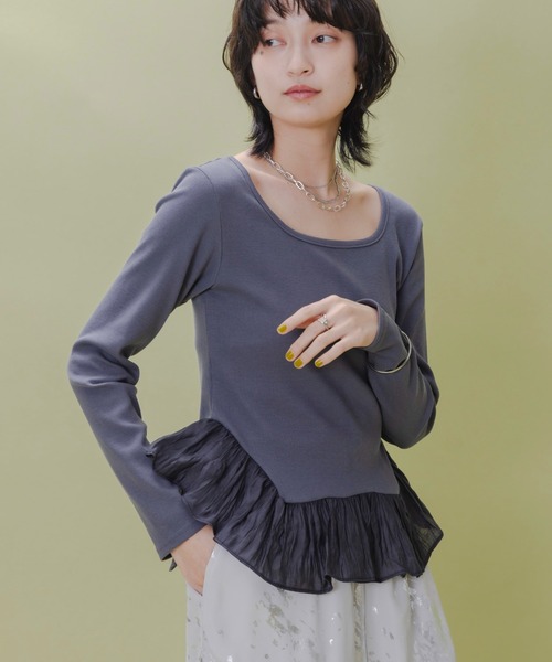 Eimee Law(エイミーロウ)の「アーチフリル テレコトップス(その他トップス・レディース・オフホワイト/ライトグレー/スミクロ/アイボリー/ブラック・FREE)」の1枚目の写真
