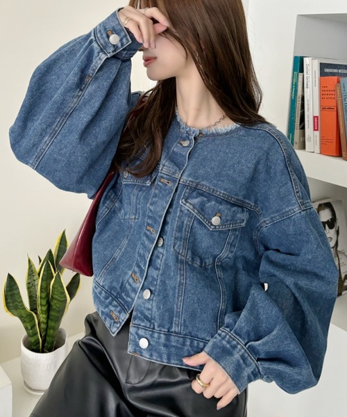 Ada.(エイダ)の「ノーカラー ビッグシルエット ボリュームスリーブ デニムジャケット(デニムジャケット・レディース・ブルー/ブラック/ネイビー・FREE)」の12枚目の写真