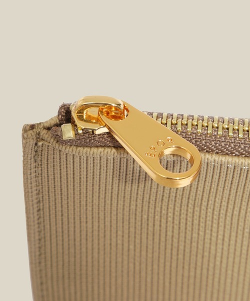 ROPE'(ロペ)の「【E'POR】GADGET TABLET CASE(ポーチ・レディース・ブラック/ベージュ・FREE)」の4枚目の写真