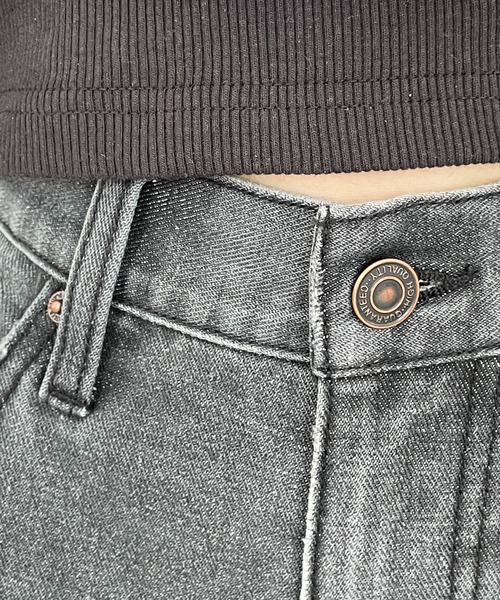 WEGO（ウィゴー）の「WEGO/サイドカットデニムストレートパンツ（デニムパンツ・レディース・スミクロ/ライトインディゴブルー/ブラック系その他・MEDIUM/SMALL）」の15枚目の写真