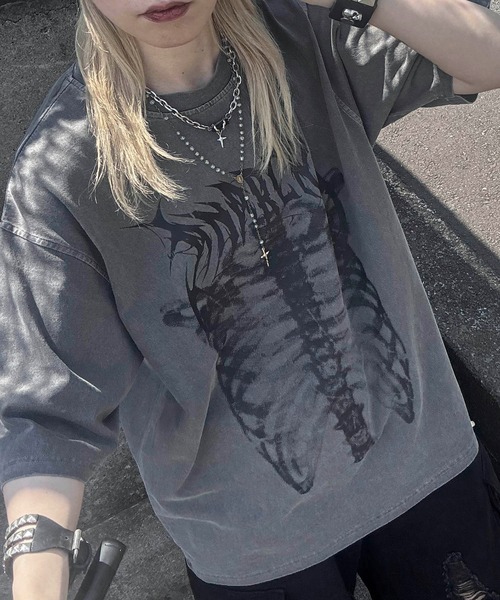 ILL'S（イルズ）の「【MAROCORE SELECT】スケルトン / パンク / バタフライ グランジちびT / ビッグT（Tシャツ/カットソー・メンズ・グレー系2/ブラック/ブラック系その他2/グレー系/ホワイト系その他2/ブラック系その他/チャコールグレー/ホワイト/ホワイト系その他・S/L）」の7枚目の写真