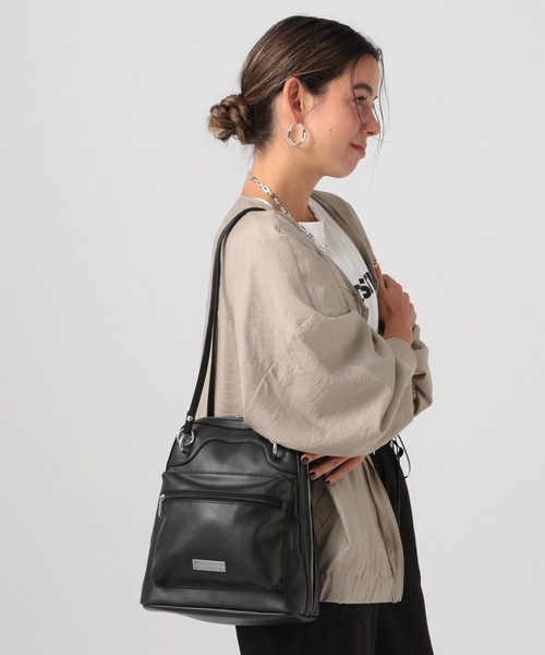 BAYFLOW（ベイフロー）の「[小ぶりでも収納力抜群]フェイクレザー2WAYリュック（バックパック/リュック・レディース・ブラック/サックスブルー・FREE）」の6枚目の写真