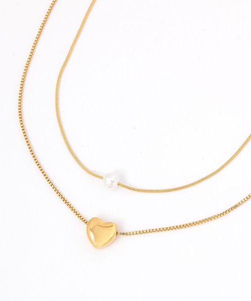 BAYFLOW（ベイフロー）の「ステンレス2連ハートパールネックレス（ネックレス・レディース・イエロー/ライトグレー・FREE）」の2枚目の写真