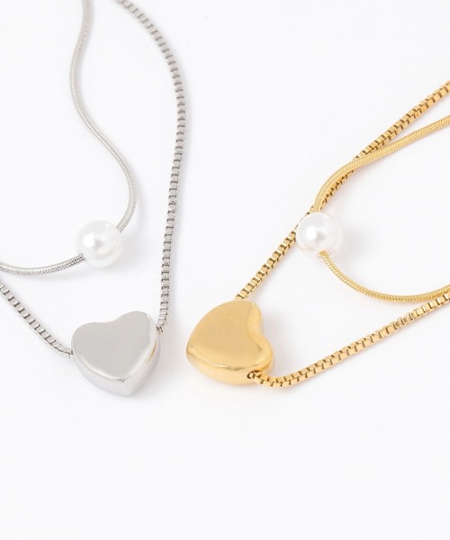 BAYFLOW（ベイフロー）の「ステンレス2連ハートパールネックレス（ネックレス・レディース・イエロー/ライトグレー・FREE）」の5枚目の写真