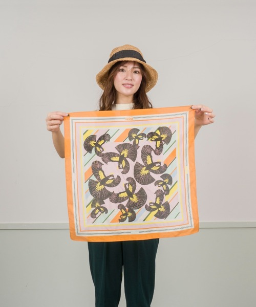 Rivel(リヴェル)の「【pom AMSTERDAM】スカーフ パラダイスバード シルク 50×50cm オランダ発(バンダナ/スカーフ・レディース・ブラック/オレンジ・FREE)」の16枚目の写真