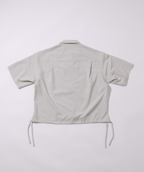 FREAK'S STORE（フリークスストア）の「FREAK’S STORE/フリークスストア Reflax 機能性素材 リラックスフィット ハーフジップシャツ ショートスリーブ/吸水速乾/イージーケア/UVカット/接触冷感/エコ素材/ストレッチ（シャツ/ブラウス・メンズ・チャコールグレー/ブラック/オフホワイト/ブラウン・MEDIUM/LARGE/SMALL）」の12枚目の写真