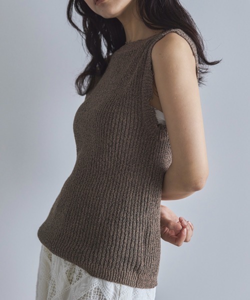 feepur（フェピュール）の「【ハンドウォッシャブル】フリンジノースリニット（タンクトップ・レディース・ブラウン/オフホワイト/ネイビー・MEDIUM）」の2枚目の写真