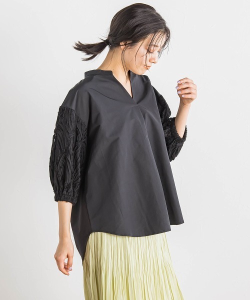 Droite lautreamont（ドロワットロートレアモン）の「袖刺繍レーススキッパー7分袖ブラウス≪手洗い可能≫（シャツ/ブラウス・レディース・ブラック/オフホワイト/ブルー・M）」の3枚目の写真