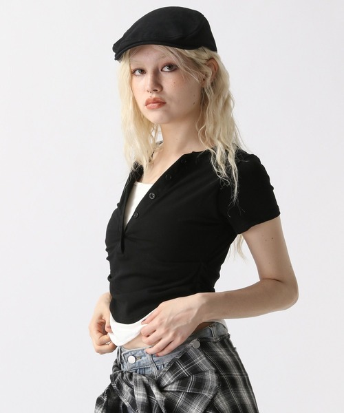 FOREVER 21(フォーエバー トゥエンティーワン)の「【2025SS】レイヤード風スキッパーTシャツ(Tシャツ/カットソー・レディース・ブラック/オフホワイト/レッド・FREE)」の3枚目の写真
