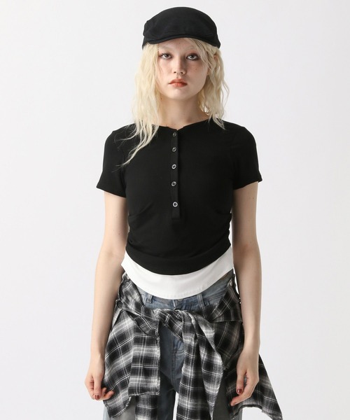 FOREVER 21(フォーエバー トゥエンティーワン)の「【2025SS】レイヤード風スキッパーTシャツ(Tシャツ/カットソー・レディース・ブラック/オフホワイト/レッド・FREE)」の14枚目の写真