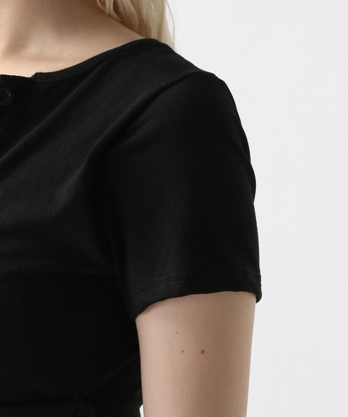 FOREVER 21(フォーエバー トゥエンティーワン)の「【2025SS】レイヤード風スキッパーTシャツ(Tシャツ/カットソー・レディース・ブラック/オフホワイト/レッド・FREE)」の8枚目の写真