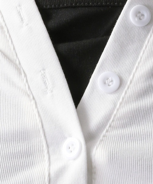 FOREVER 21(フォーエバー トゥエンティーワン)の「【2025SS】レイヤード風スキッパーTシャツ(Tシャツ/カットソー・レディース・ブラック/オフホワイト/レッド・FREE)」の5枚目の写真