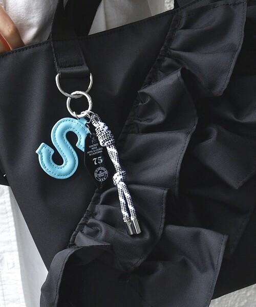 WEB限定】チャーム 付き フリル トート（トートバッグ）｜SHIPS