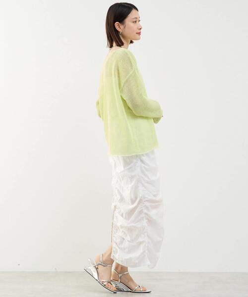 SOFFITTO（ソフィット）の「リネン混ボートネックシアーニット（ニット/セーター・レディース・ブラック/イエロー/ホワイト・FREE）」の19枚目の写真