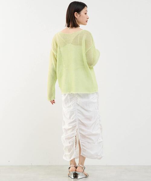 SOFFITTO（ソフィット）の「リネン混ボートネックシアーニット（ニット/セーター・レディース・ブラック/イエロー/ホワイト・FREE）」の21枚目の写真