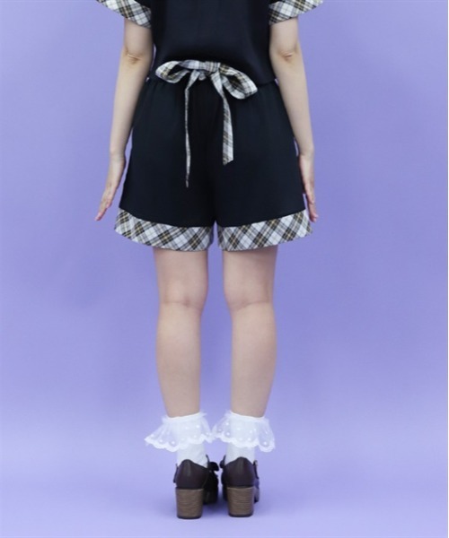 axes femme POETIQUE(アクシーズファムポエティック)の「バイカラーショートパンツ(その他パンツ・レディース・ブラック/ネイビー・MEDIUM)」の5枚目の写真