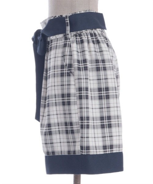 axes femme POETIQUE(アクシーズファムポエティック)の「バイカラーショートパンツ(その他パンツ・レディース・ブラック/ネイビー・MEDIUM)」の18枚目の写真