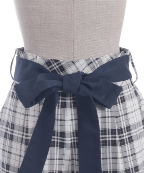axes femme POETIQUE(アクシーズファムポエティック)の「バイカラーショートパンツ(その他パンツ・レディース・ブラック/ネイビー・MEDIUM)」の22枚目の写真