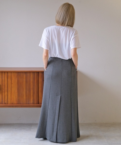 AKTE（アクテ）の「リラックスクルーネックTシャツ（Tシャツ/カットソー・レディース・ブラック/ライトベージュ/ベビーピンク/ホワイト・FREE）」の18枚目の写真