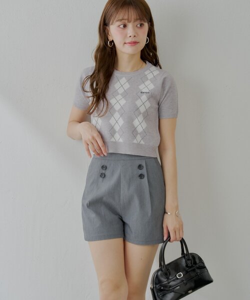 Chico（チコ）の「サイドボタンデザインショートパンツ（その他パンツ・レディース・ベージュ/ブラック系その他2/グレー・FREE）」の4枚目の写真