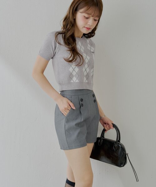 Chico（チコ）の「サイドボタンデザインショートパンツ（その他パンツ・レディース・ベージュ/ブラック系その他2/グレー・FREE）」の5枚目の写真