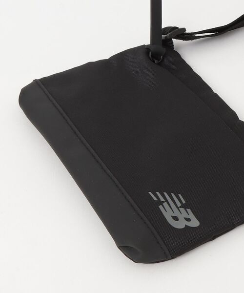 NEW BALANCE（ニューバランス）の「Essential スリングバッグ（ボディバッグ/ウエストポーチ・メンズ・ネイビー/ブラック・ONE SIZE）」の14枚目の写真