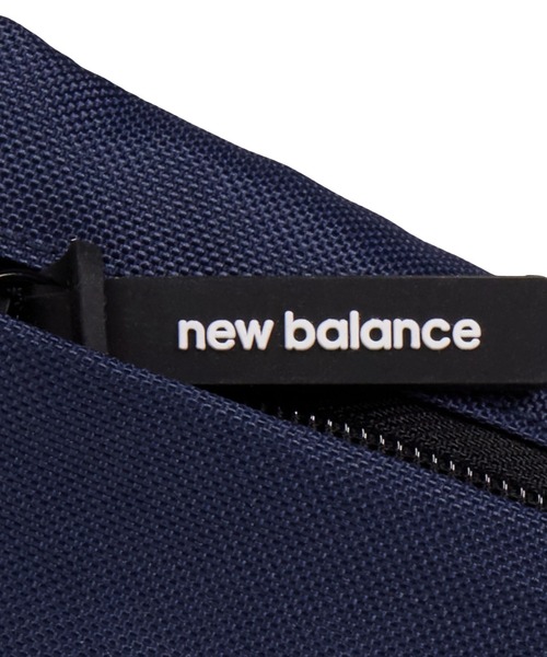 NEW BALANCE（ニューバランス）の「Essential スリングバッグ（ボディバッグ/ウエストポーチ・メンズ・ネイビー/ブラック・ONE SIZE）」の12枚目の写真