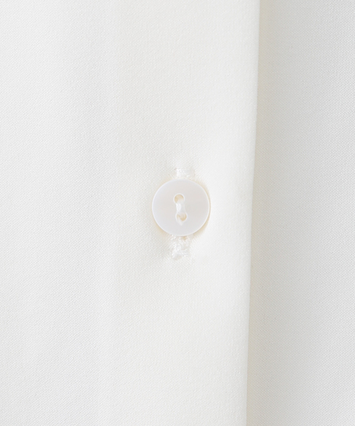 La TOTALITE（ラトータリテ）の「【洗える】ストレッチシャツ（シャツ/ブラウス・レディース・ブラック/ホワイト/ベージュ/サックスブルー・FREE）」の8枚目の写真