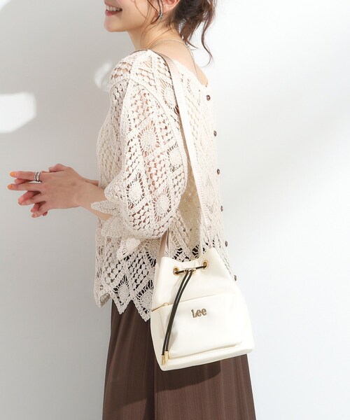 Lee(リー)の「【Lee別注/撥水】巾着ショルダーバッグ(ショルダーバッグ・レディース・ブラウン系8/ピンク系その他/ブラック/ベージュ/グリーン系その他5/アイボリー系7/チャコールグレー・00)」の6枚目の写真