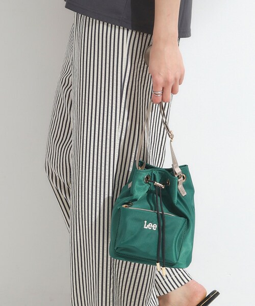 Lee(リー)の「【Lee別注/撥水】巾着ショルダーバッグ(ショルダーバッグ・レディース・ブラウン系8/ピンク系その他/ブラック/ベージュ/グリーン系その他5/アイボリー系7/チャコールグレー・00)」の7枚目の写真