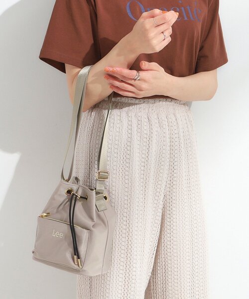 Lee(リー)の「【Lee別注/撥水】巾着ショルダーバッグ(ショルダーバッグ・レディース・ブラウン系8/ピンク系その他/ブラック/ベージュ/グリーン系その他5/アイボリー系7/チャコールグレー・00)」の12枚目の写真
