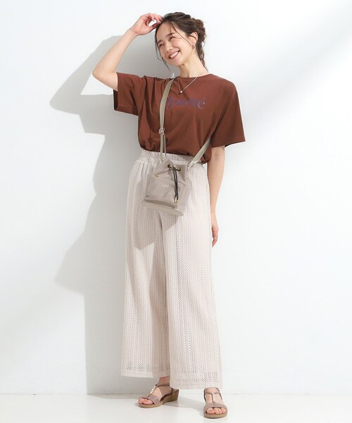 Lee(リー)の「【Lee別注/撥水】巾着ショルダーバッグ(ショルダーバッグ・レディース・ブラウン系8/ピンク系その他/ブラック/ベージュ/グリーン系その他5/アイボリー系7/チャコールグレー・00)」の13枚目の写真