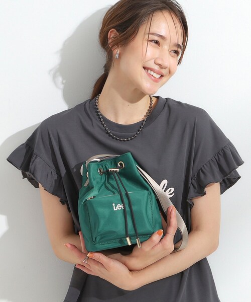 Lee(リー)の「【Lee別注/撥水】巾着ショルダーバッグ(ショルダーバッグ・レディース・ブラウン系8/ピンク系その他/ブラック/ベージュ/グリーン系その他5/アイボリー系7/チャコールグレー・00)」の18枚目の写真